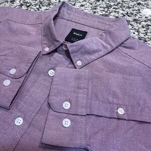 NWT RVC Men's Slim Fit Long Sleeve Stretch Oxford Dress Shirt Light Red M